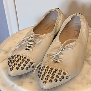 Women’s lace up flats